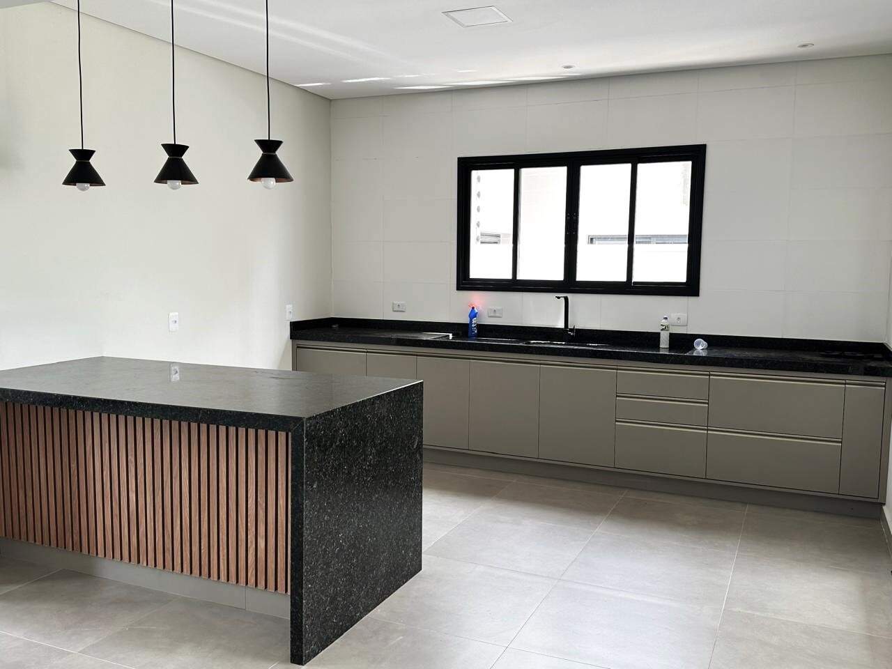 Casa à venda no Portal Ville Jardins: 