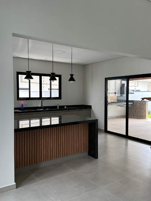 Casa à venda no Portal Ville Jardins: 