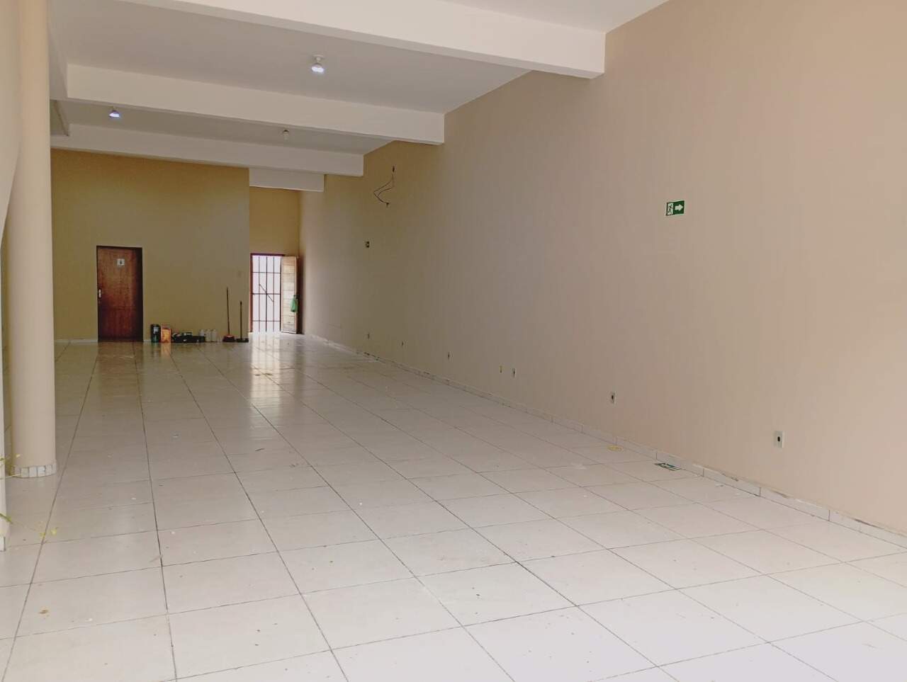 Salão para aluguel no Portal Ville Azaleia: 