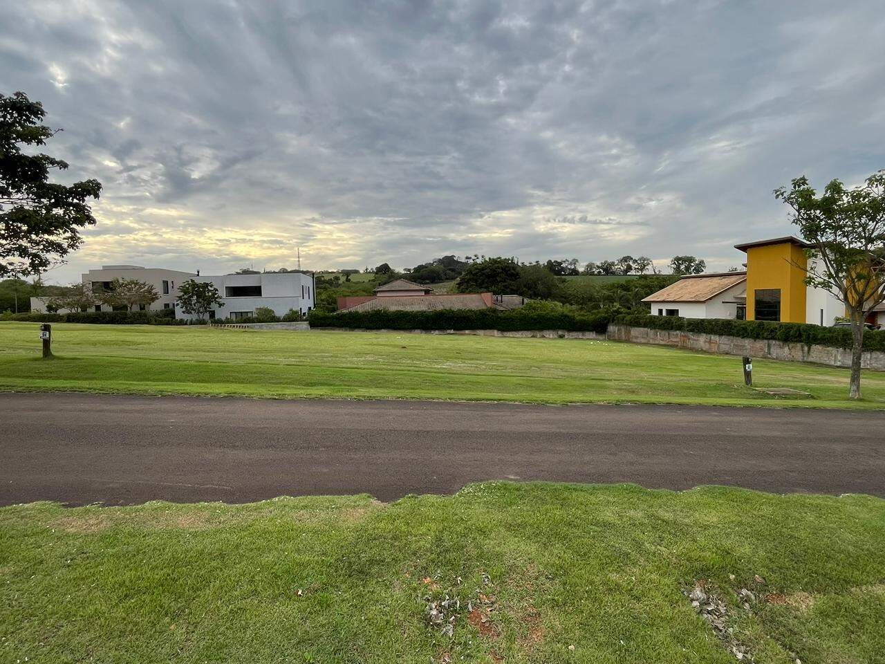 Terreno à venda no Residencial Fazenda Alvorada: 