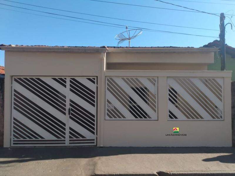 Casa à venda no JD. DOS EUCALIPTOS: 