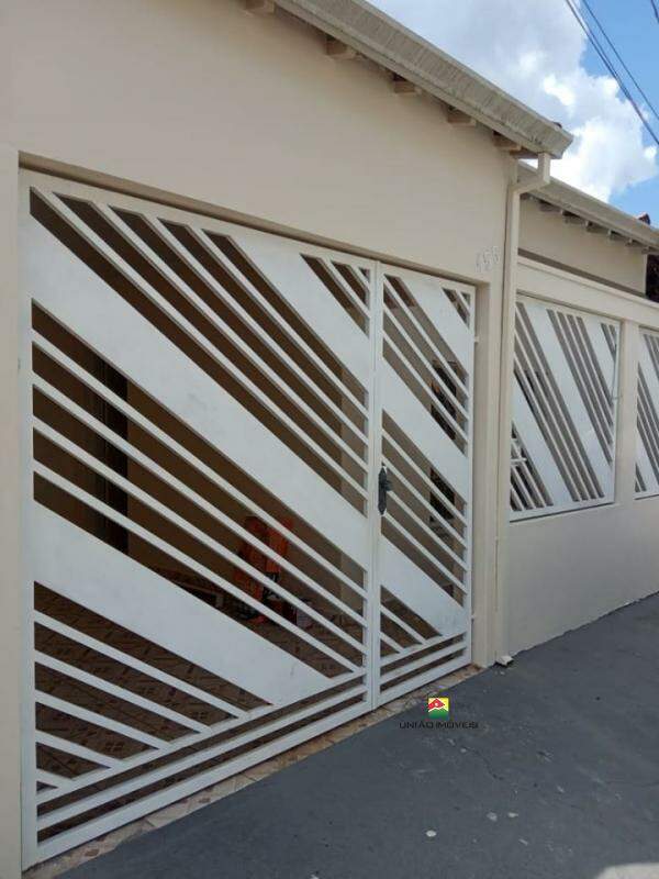 Casa à venda no JD. DOS EUCALIPTOS: 
