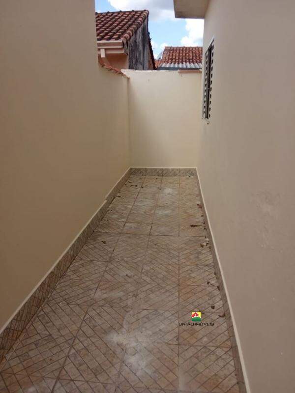 Casa à venda no JD. DOS EUCALIPTOS: 