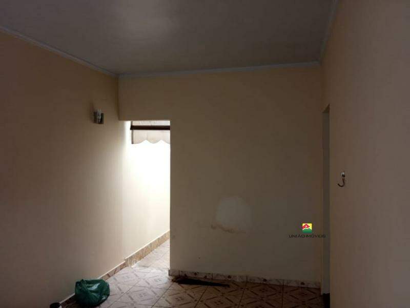 Casa à venda no JD. DOS EUCALIPTOS: 