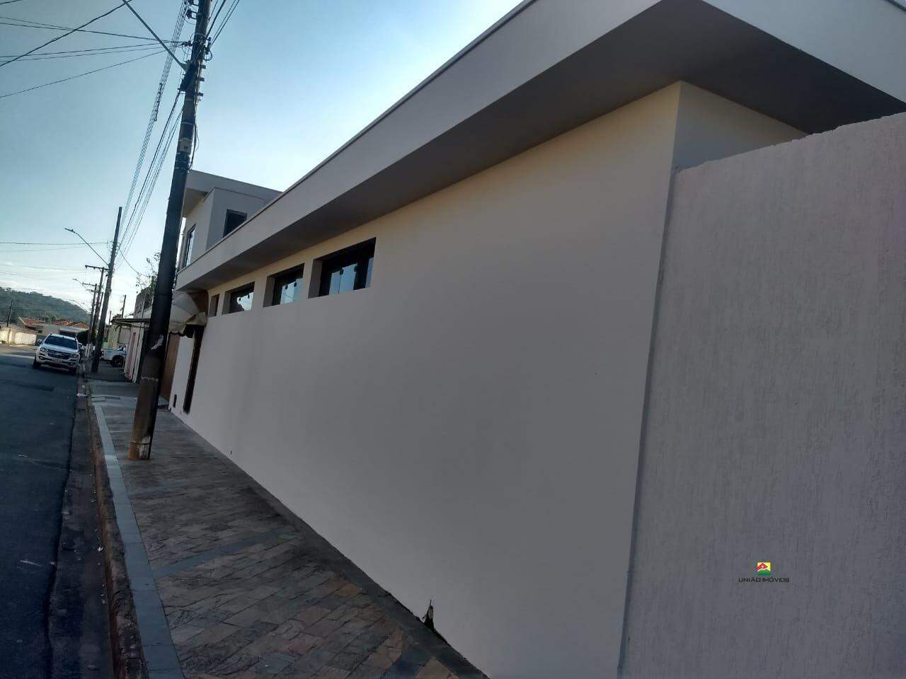 Casa à venda no Centro: 