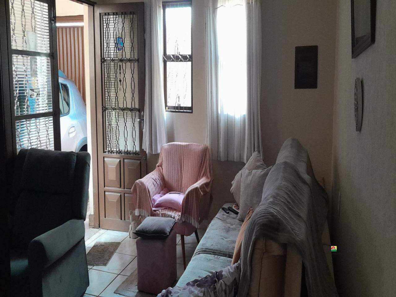 Casa à venda no JD. DOS EUCALIPTOS: 