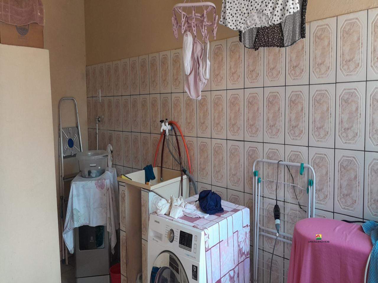 Casa à venda no JD. DOS EUCALIPTOS: 