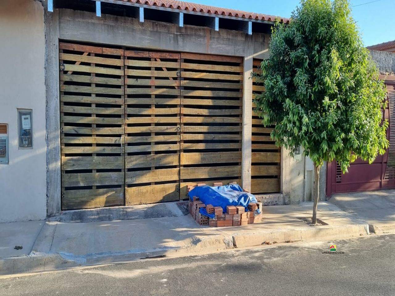 Casa à venda no JD. DO SOL: 