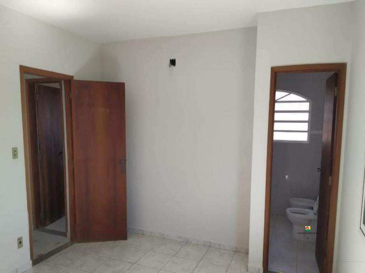 Casa à venda no JD. MACARENGO: 