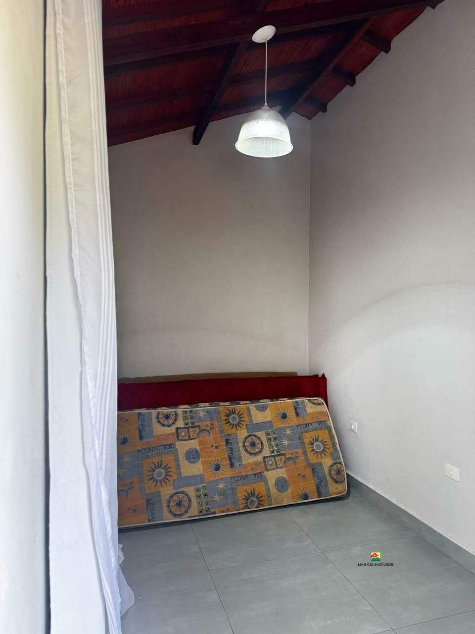 Casa à venda no UBÁ: 