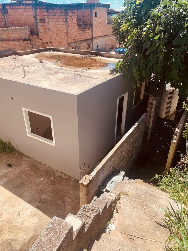 Casa à venda com 2 quartos, 100m² - Foto 3