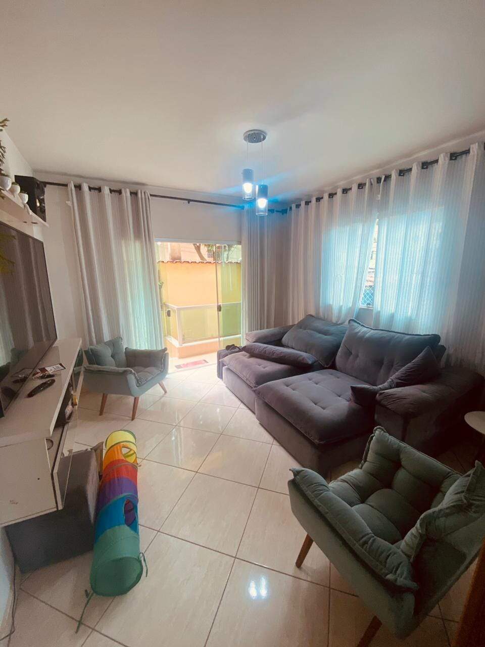 Casa à venda com 6 quartos, 360m² - Foto 2