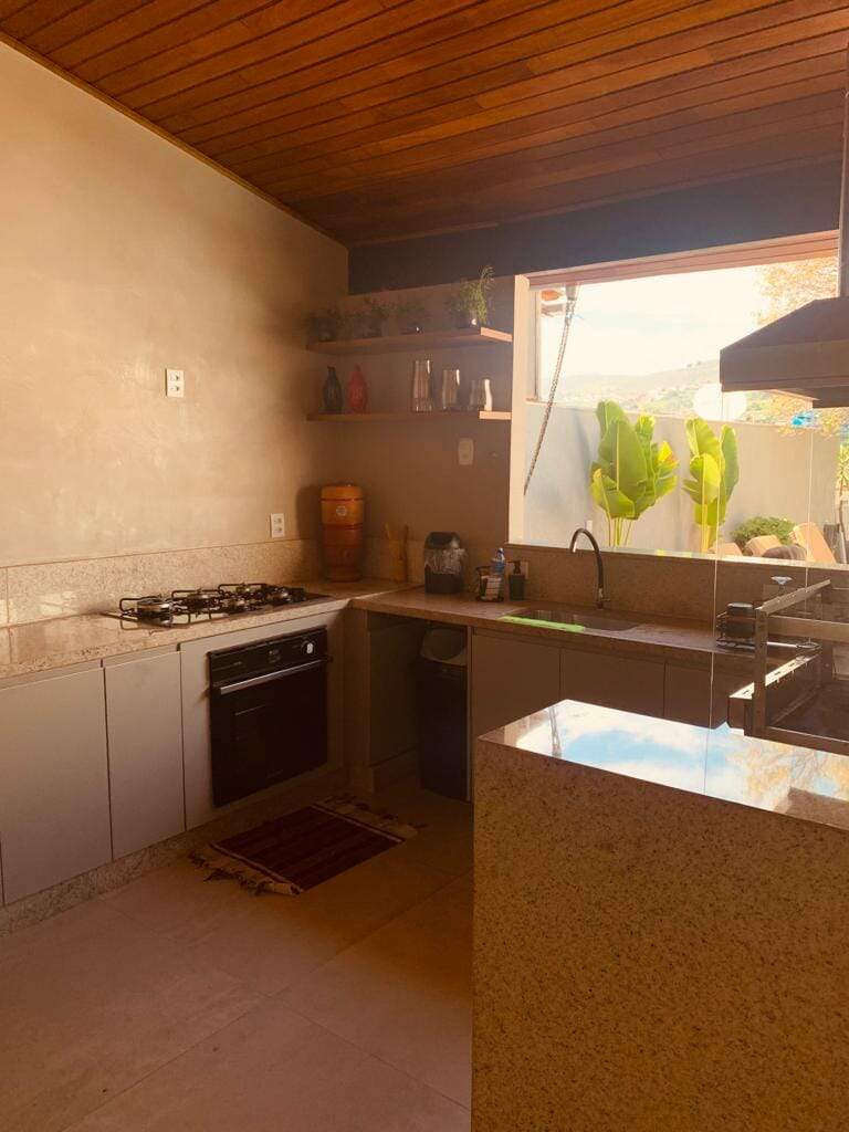 Casa à venda com 3 quartos, 260m² - Foto 10