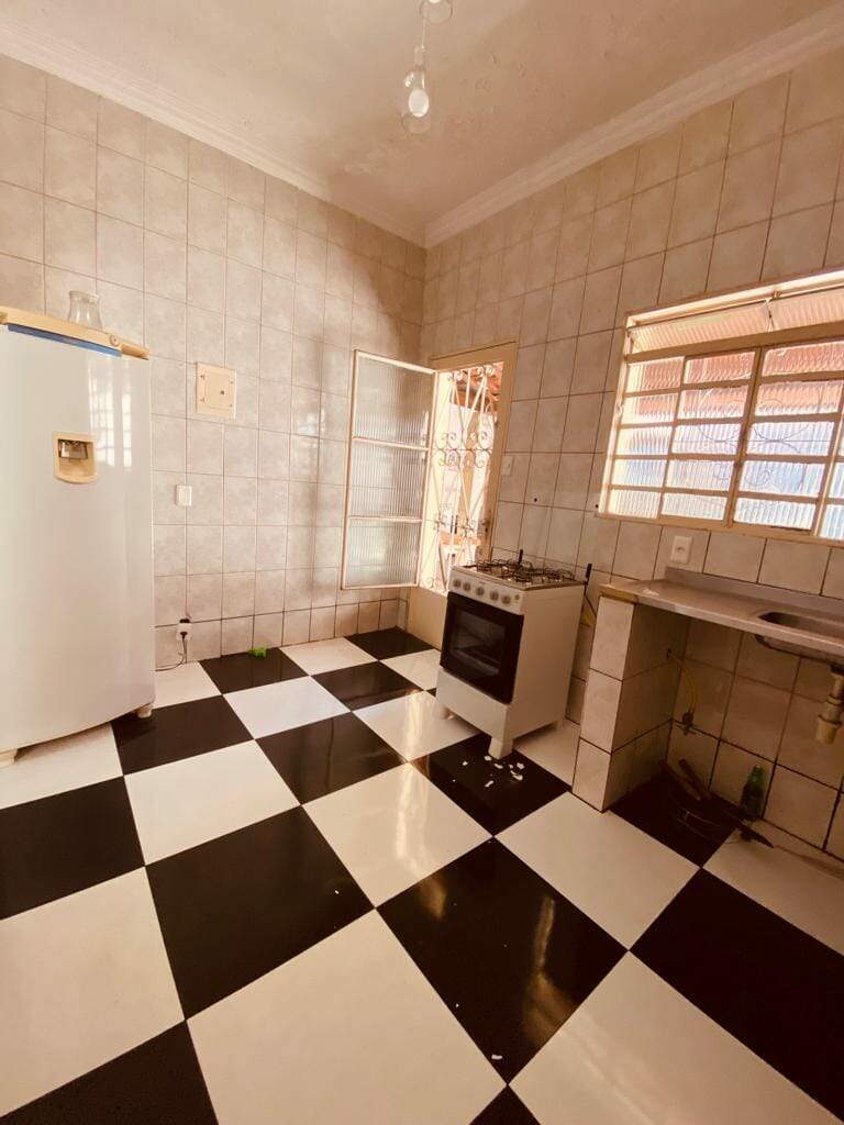 Casa à venda com 2 quartos, 360m² - Foto 15