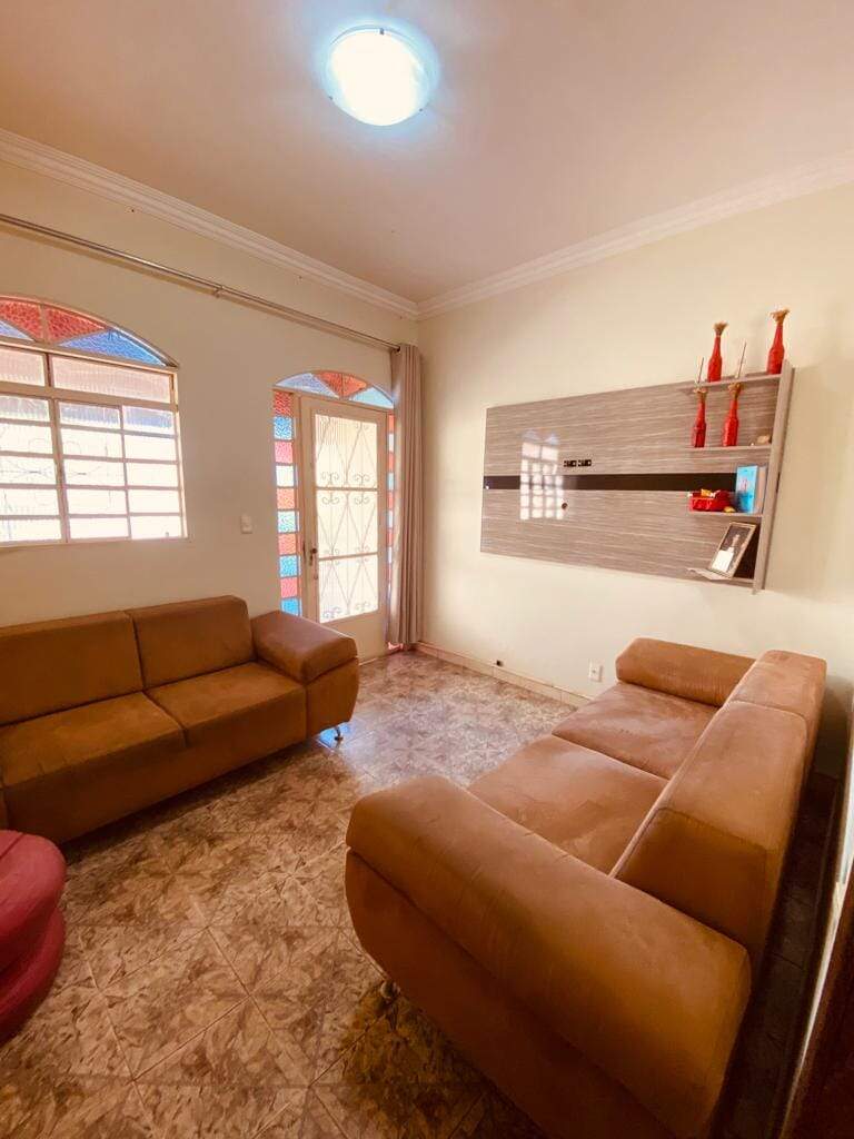 Casa à venda com 2 quartos, 360m² - Foto 3