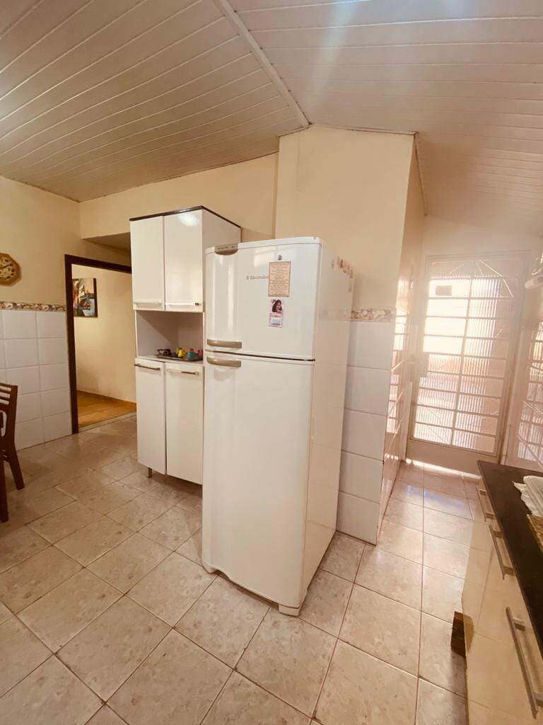 Casa à venda com 3 quartos, 400m² - Foto 7