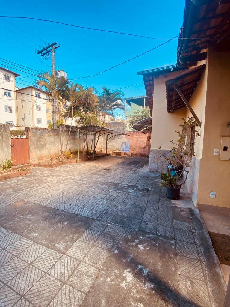 Casa à venda com 3 quartos, 400m² - Foto 25