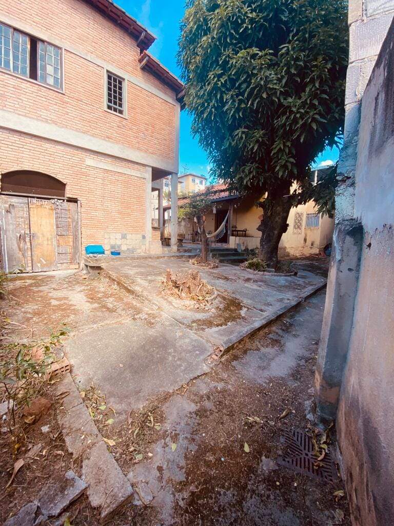 Casa à venda com 3 quartos, 400m² - Foto 30