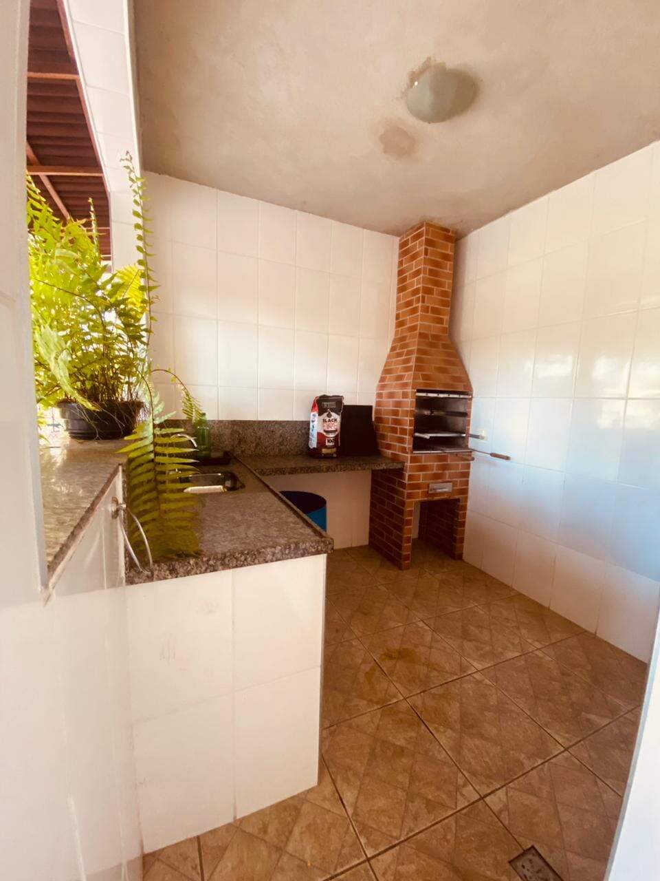 Casa à venda com 3 quartos, 160m² - Foto 2