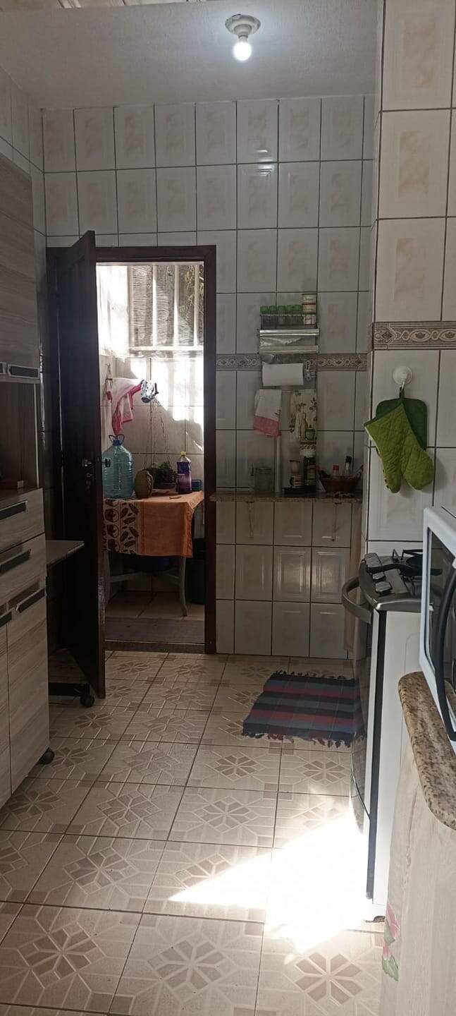 Casa à venda com 3 quartos, 75m² - Foto 17