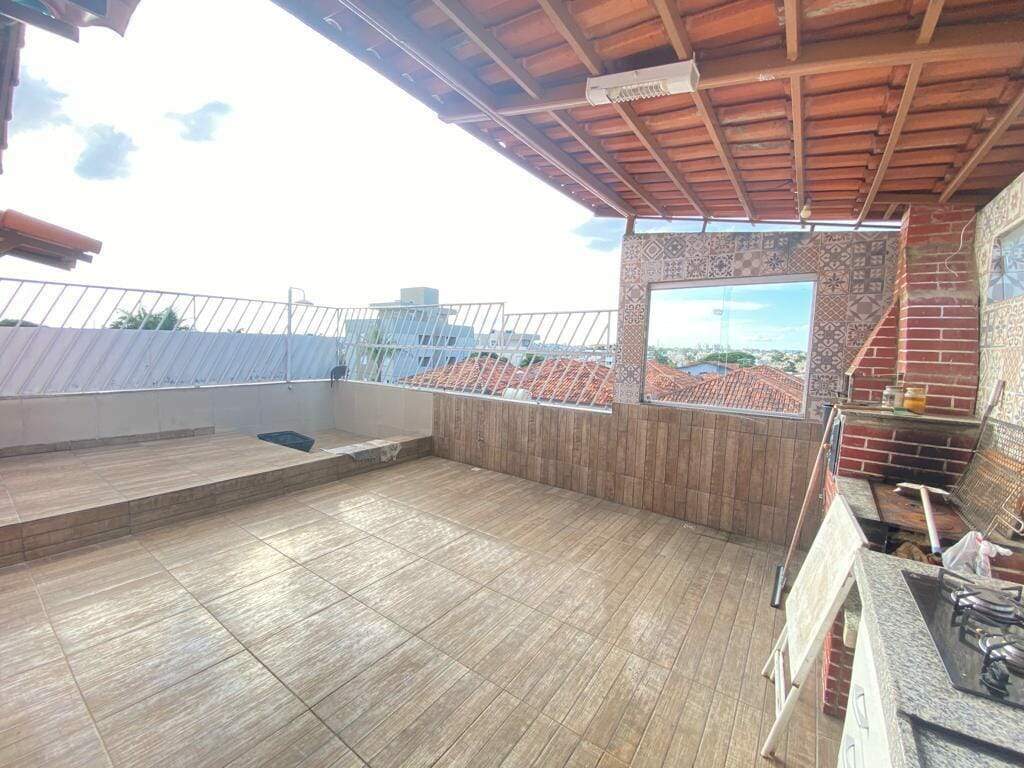 Casa à venda com 3 quartos, 100m² - Foto 26