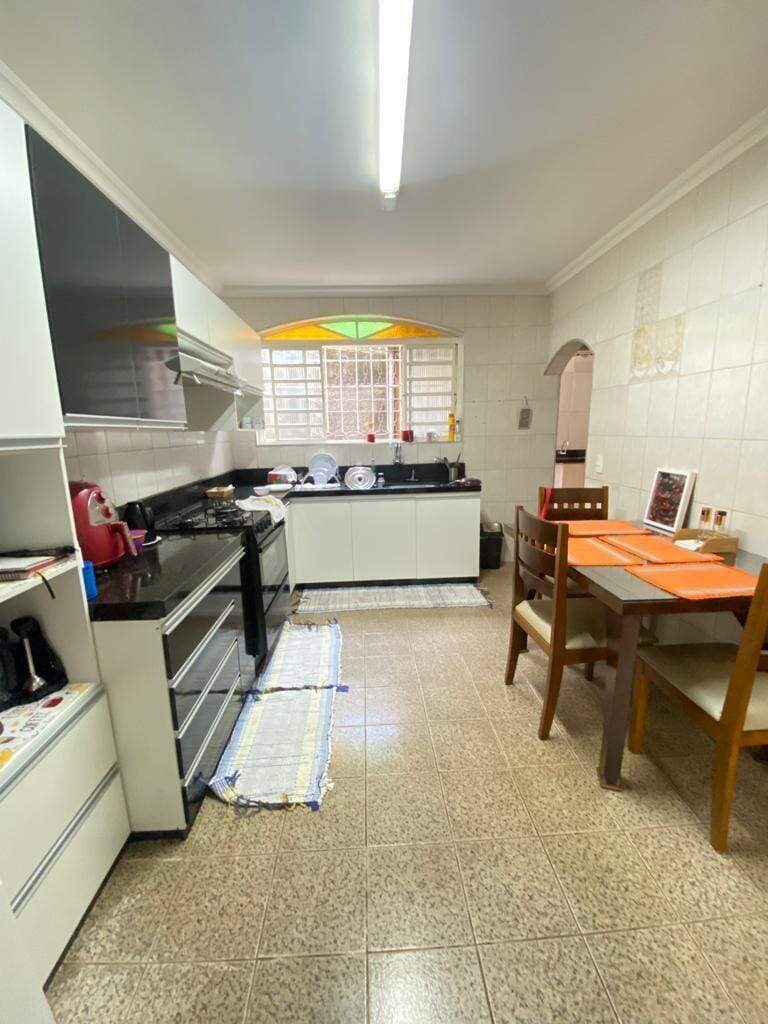 Casa à venda com 3 quartos, 100m² - Foto 18