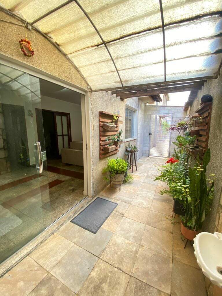 Casa à venda com 3 quartos, 100m² - Foto 3