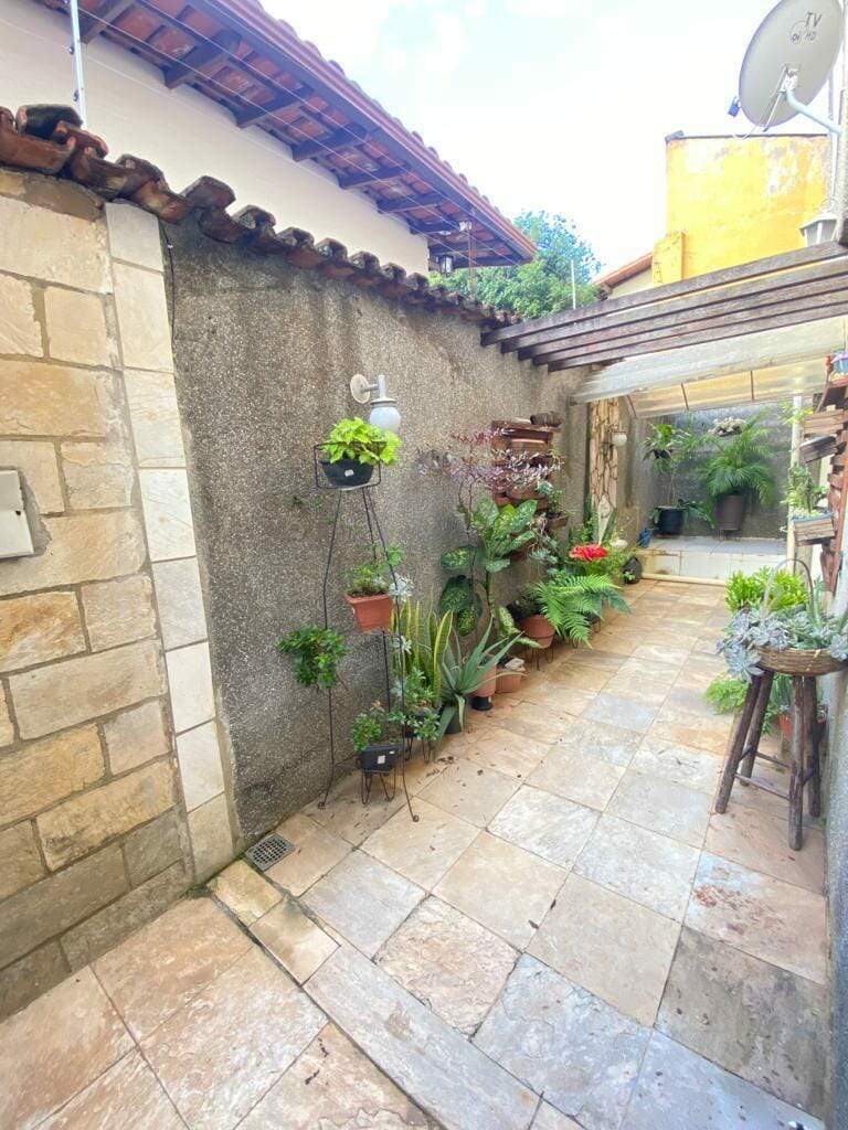 Casa à venda com 3 quartos, 100m² - Foto 2