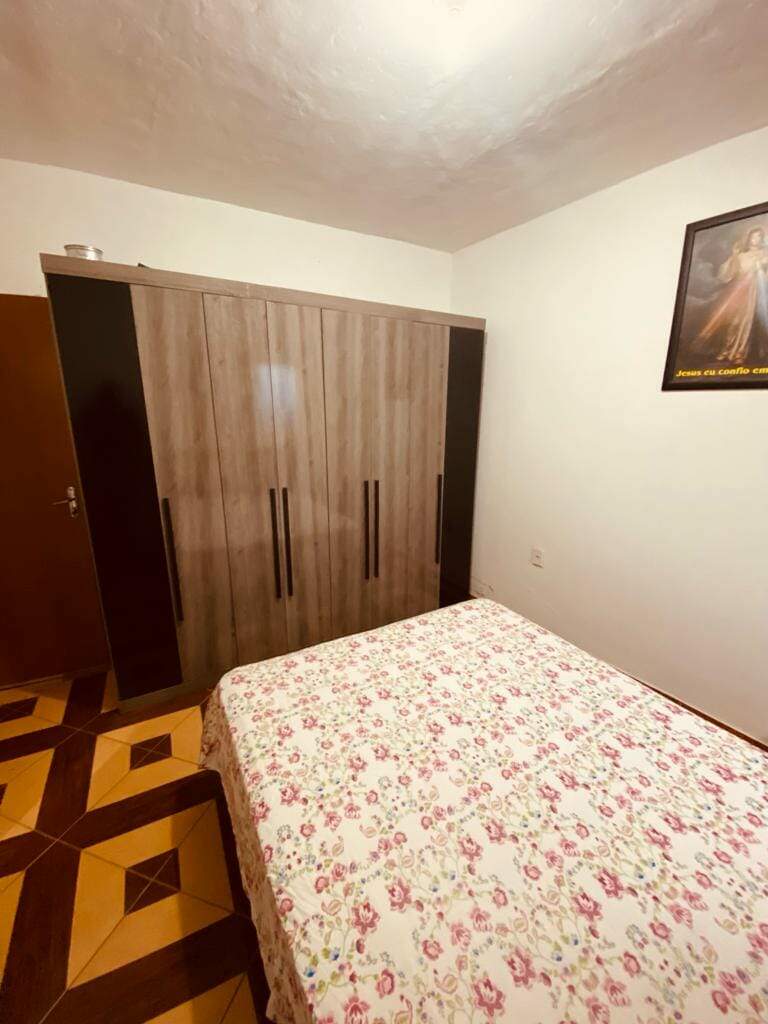 Casa à venda com 3 quartos, 130m² - Foto 1