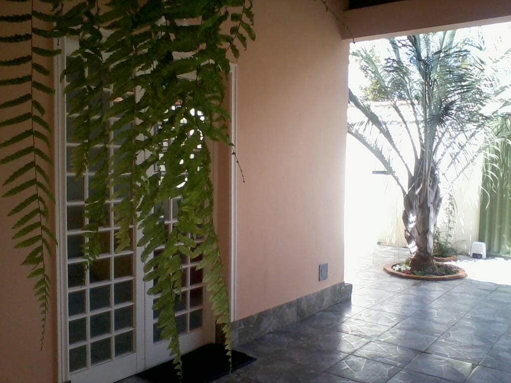 Casa à venda com 3 quartos, 200m² - Foto 1