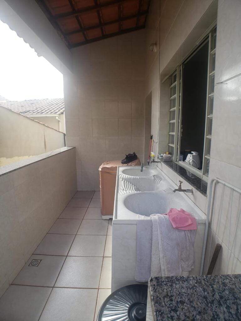 Casa à venda com 3 quartos, 200m² - Foto 23