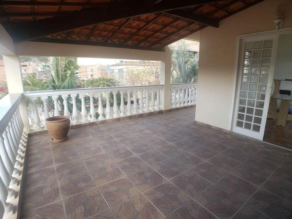 Casa à venda com 3 quartos, 200m² - Foto 18