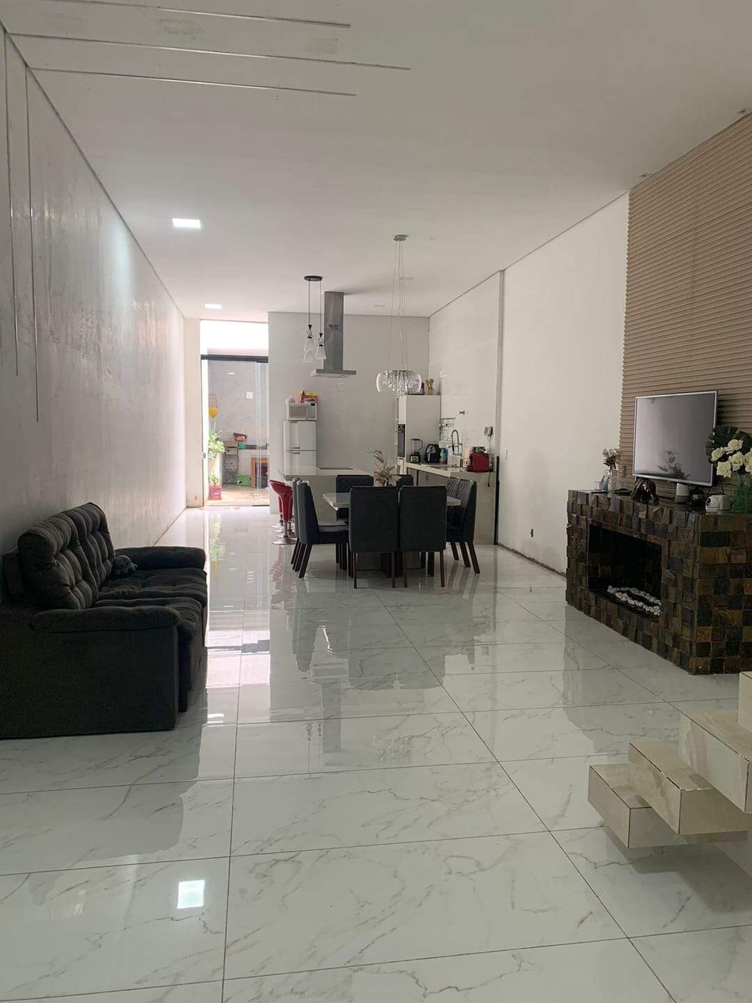 Casa à venda com 4 quartos, 300m² - Foto 4