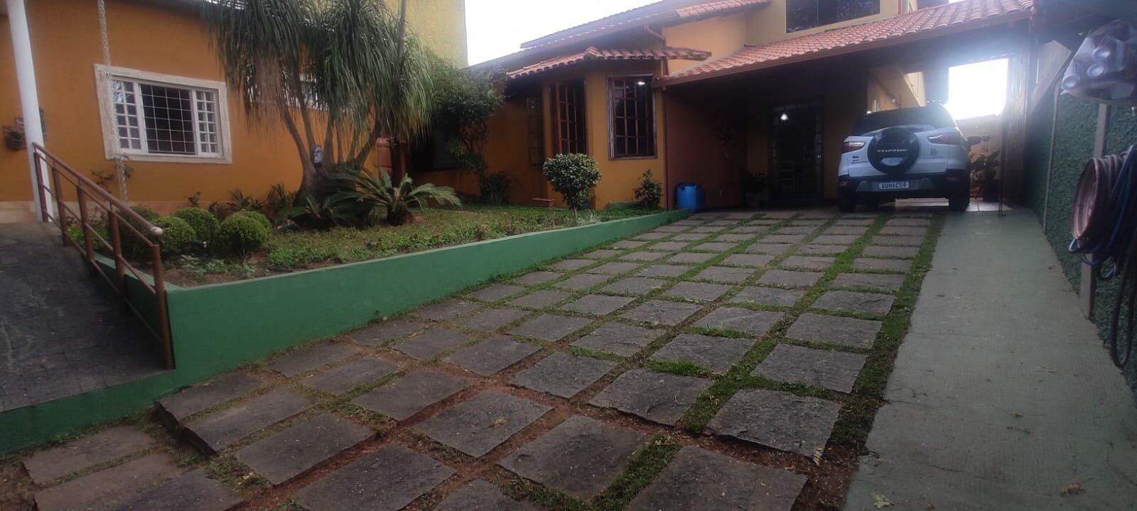 Casa à venda com 3 quartos, 360m² - Foto 2