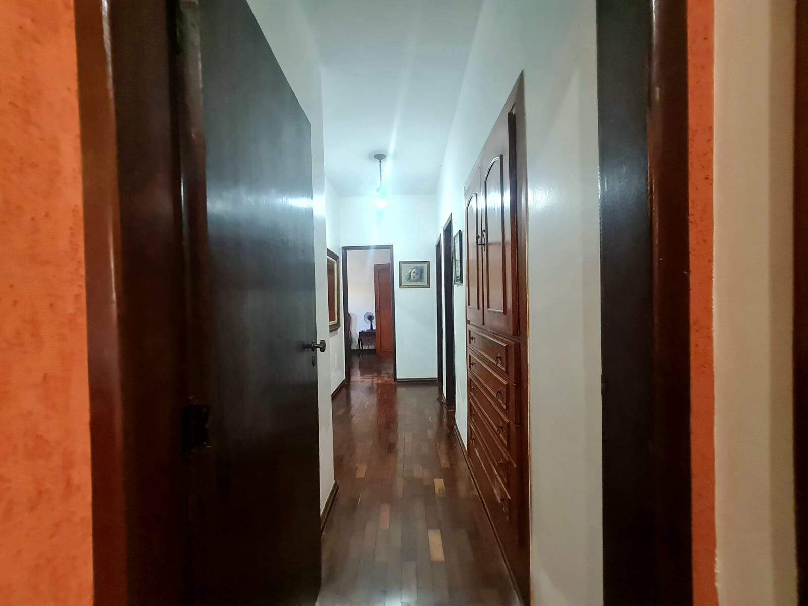 Casa à venda com 3 quartos, 360m² - Foto 8