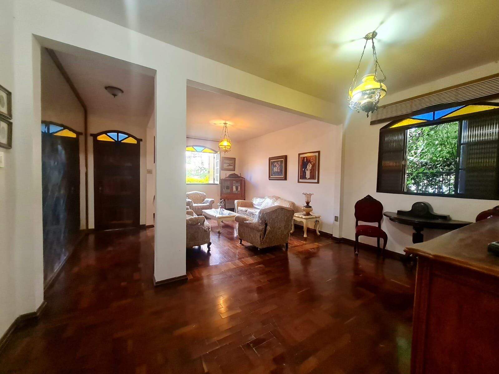 Casa à venda com 3 quartos, 360m² - Foto 4