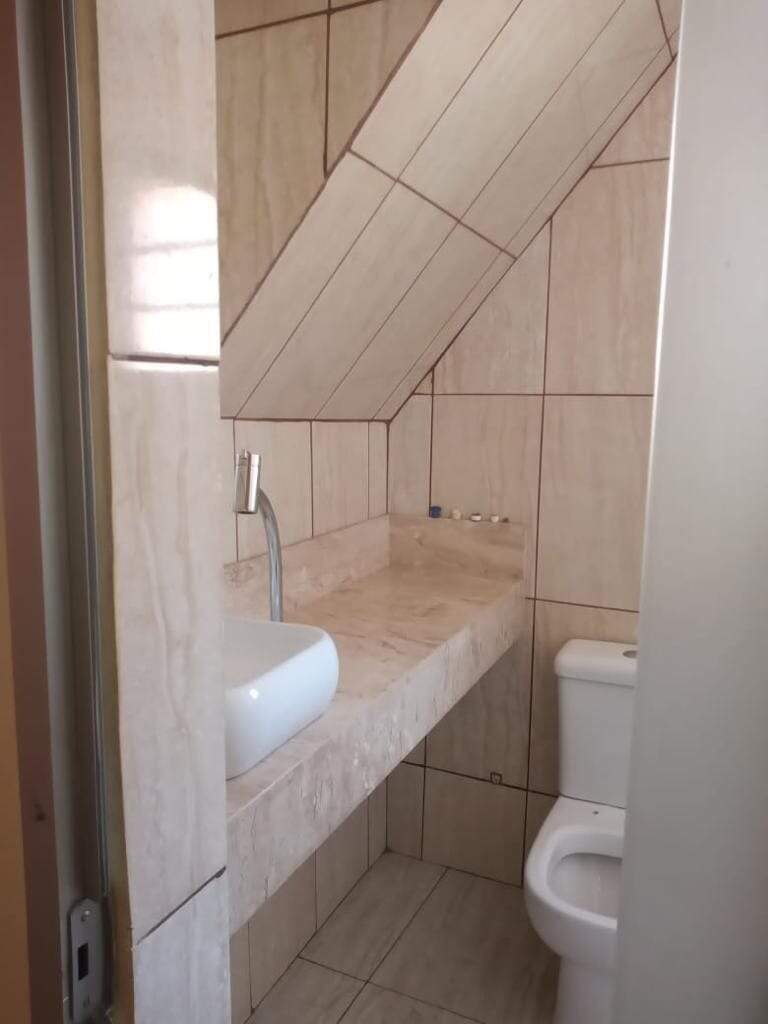 Casa à venda com 4 quartos, 200m² - Foto 14