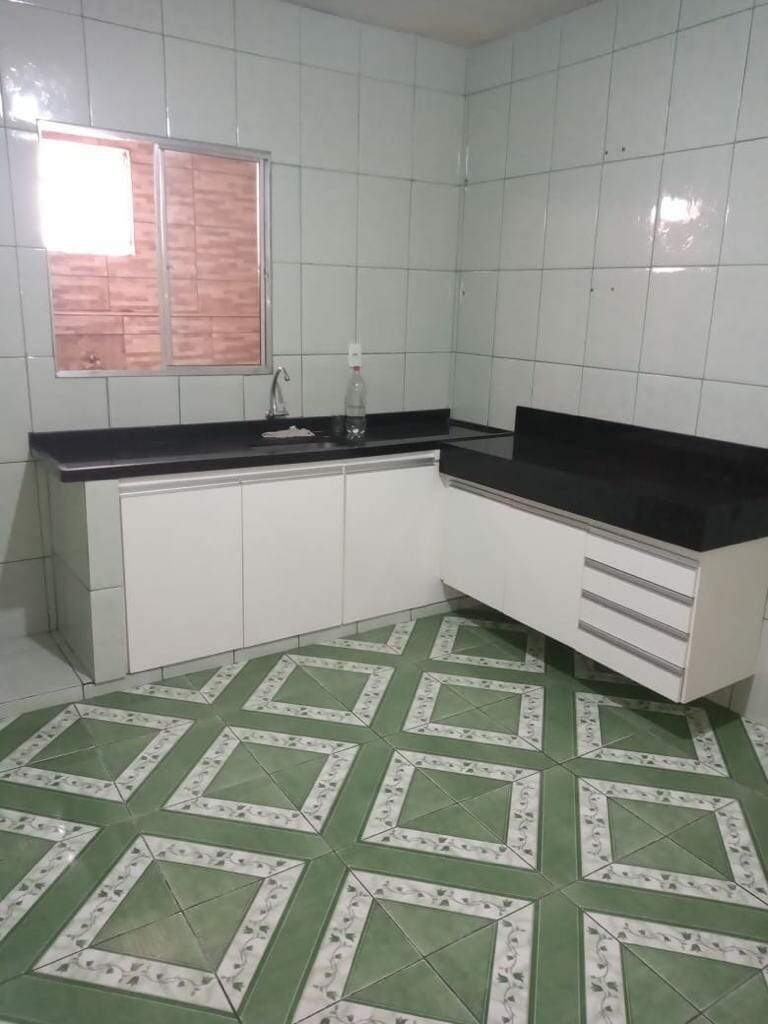 Casa à venda com 4 quartos, 200m² - Foto 1