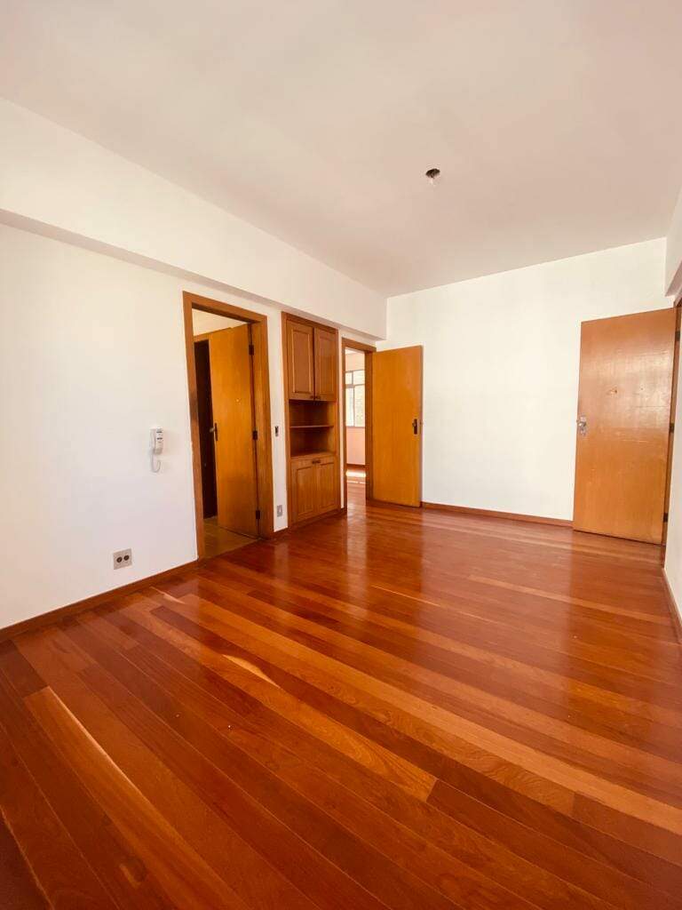 Apartamento à venda com 4 quartos, 230m² - Foto 3