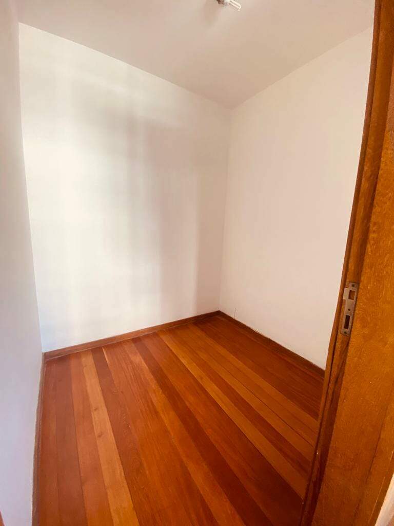 Apartamento à venda com 4 quartos, 230m² - Foto 6