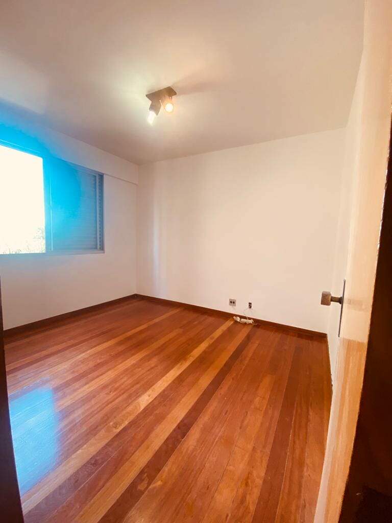 Apartamento à venda com 4 quartos, 230m² - Foto 5