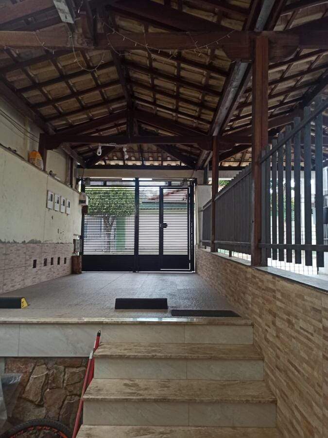 Casa à venda com 3 quartos, 102m² - Foto 2