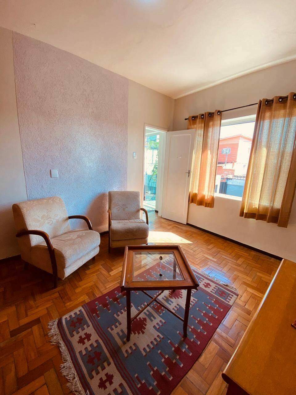 Casa à venda com 4 quartos, 300m² - Foto 1