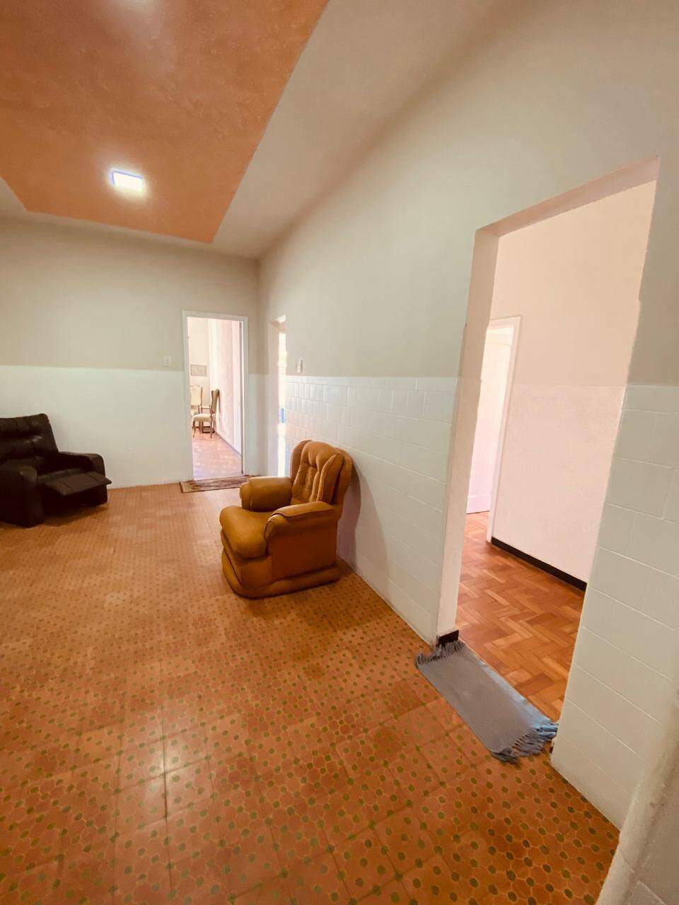 Casa à venda com 4 quartos, 300m² - Foto 4