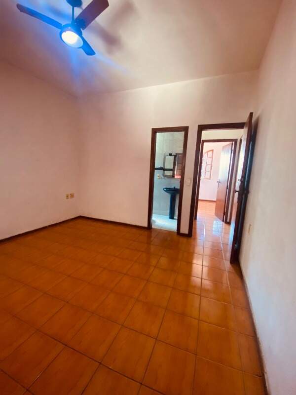 Casa à venda com 4 quartos, 220m² - Foto 19