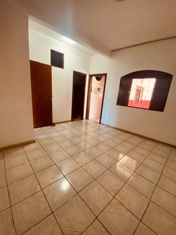 Casa à venda com 4 quartos, 220m² - Foto 12