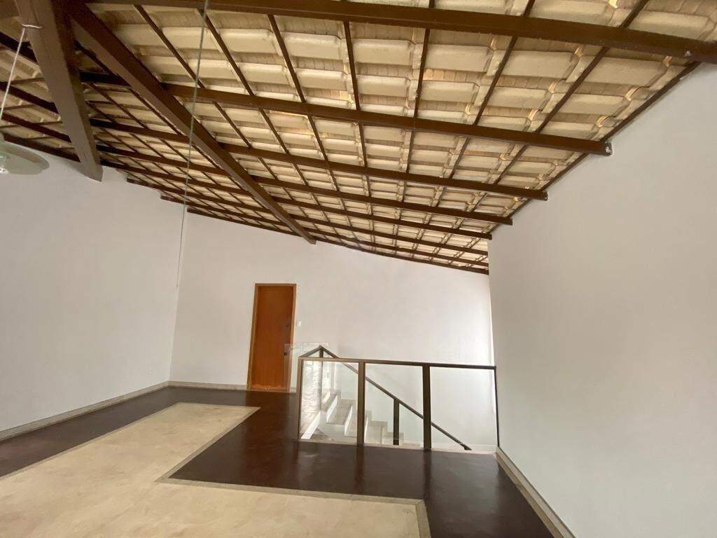 Casa à venda com 4 quartos, 290m² - Foto 8