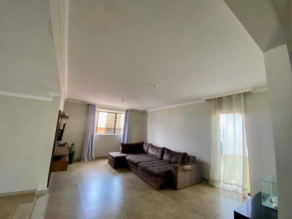 Casa à venda com 4 quartos, 290m² - Foto 3