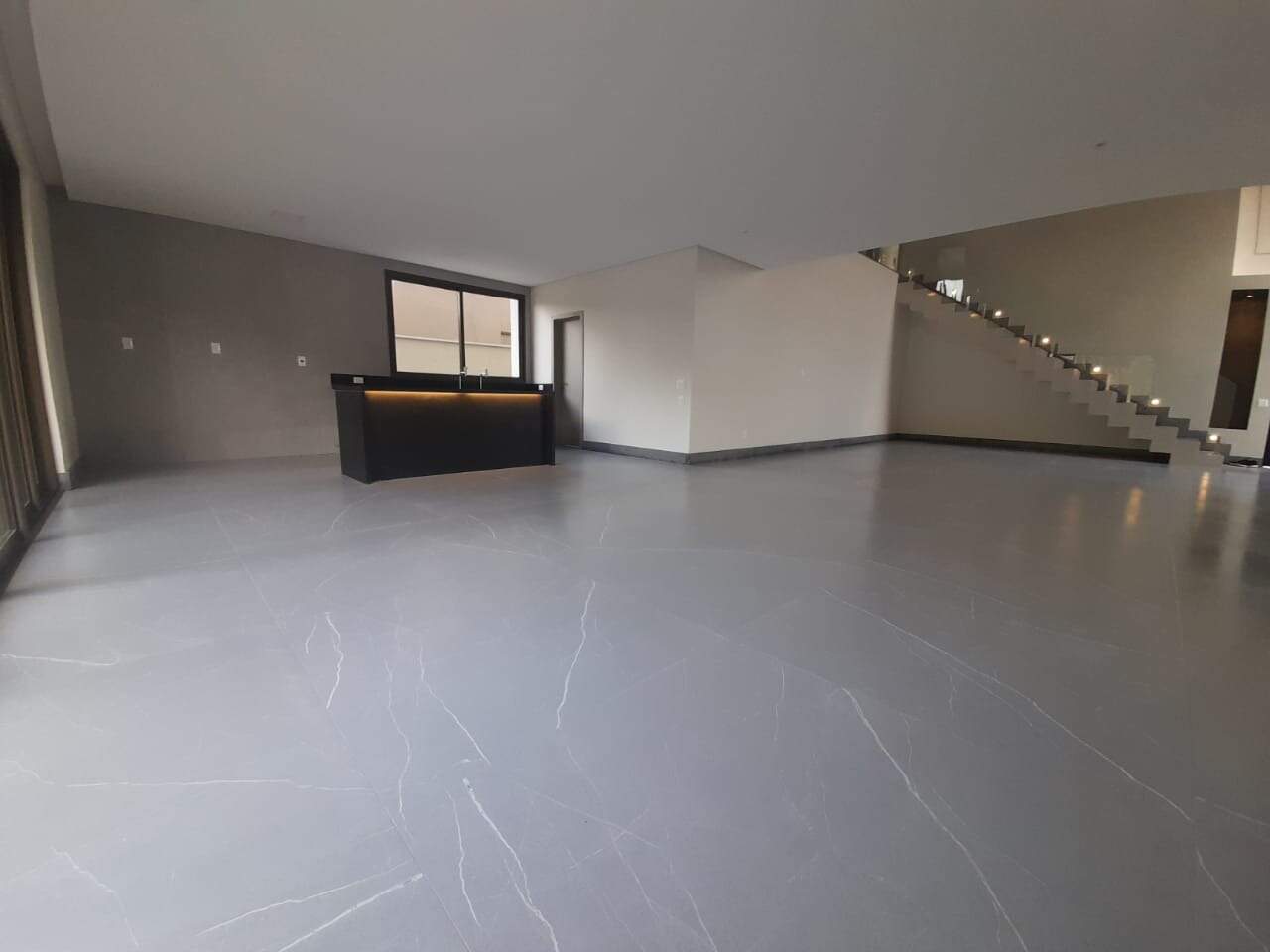 Casa à venda com 4 quartos, 339m² - Foto 8