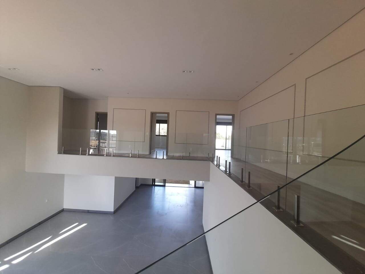 Casa à venda com 4 quartos, 339m² - Foto 3